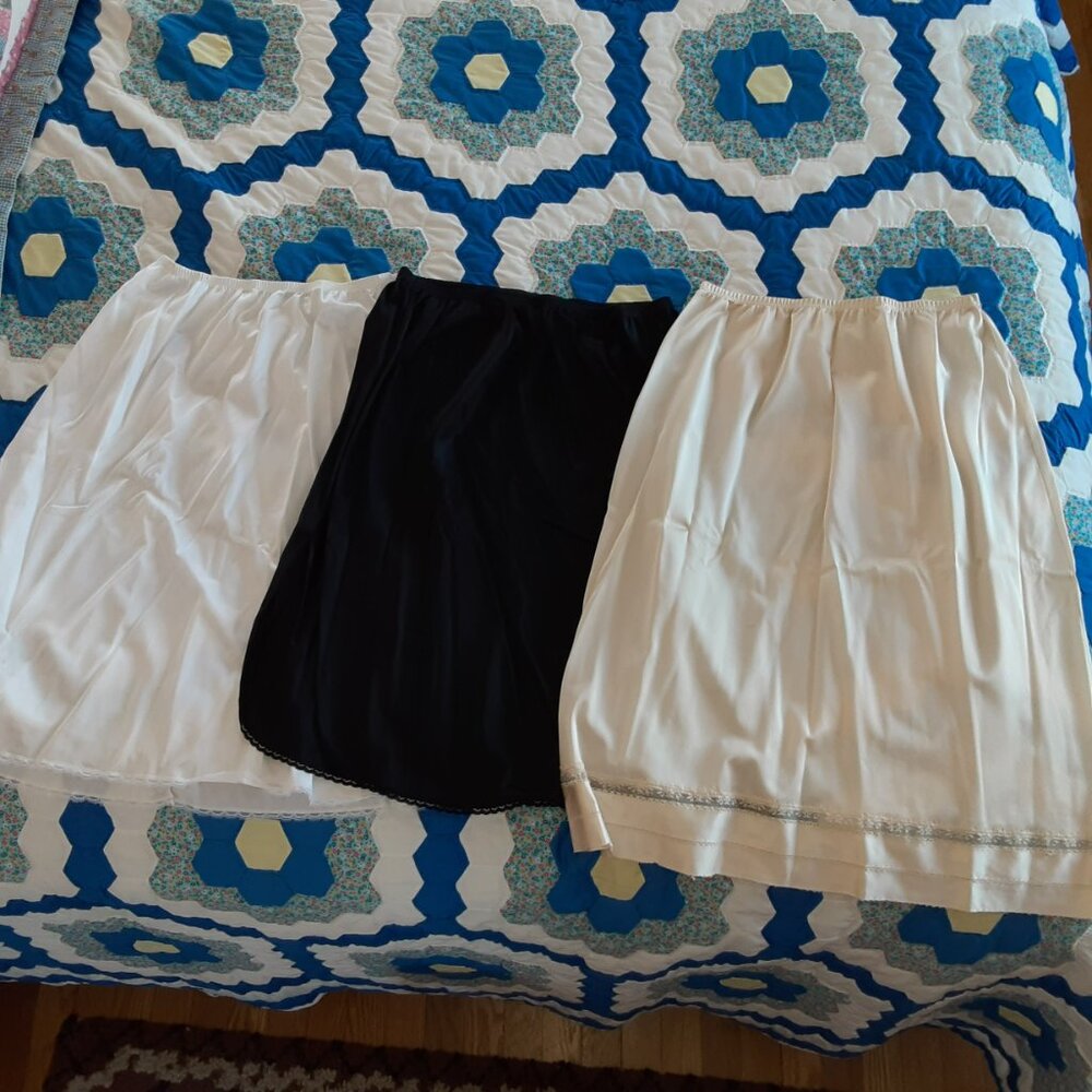 VINTAGE LOT OF 3 HALF SLIPS VANITY FAIR LORRAINE
